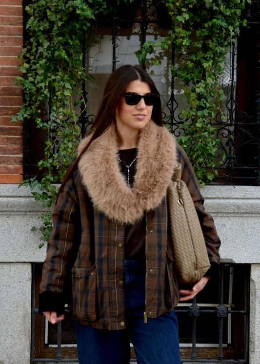 CUELLO DE PELO CANELA